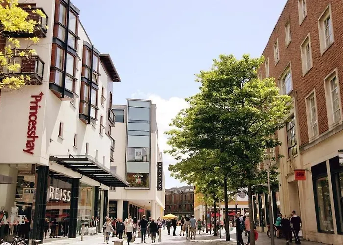 Beautiful Ground Floor Apartment With Parking, Exeter