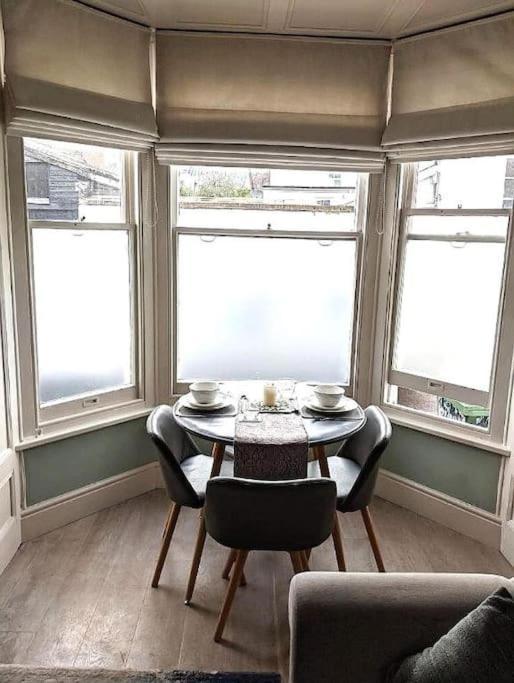 Beautiful Ground Floor With Parking, * Exeter