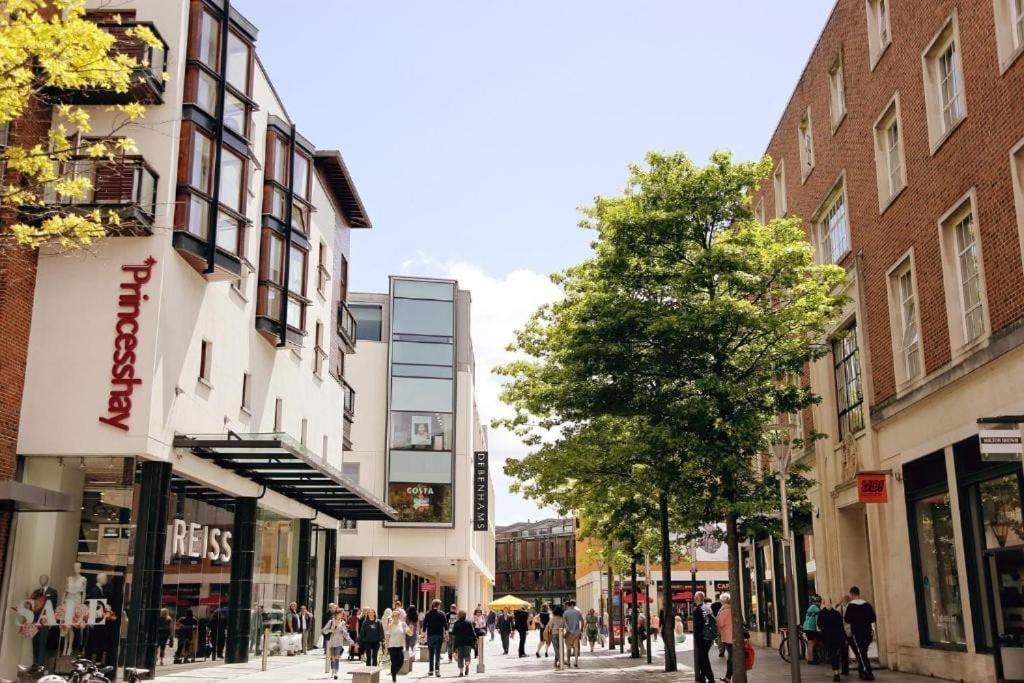 Beautiful Ground Floor With Parking, * Exeter